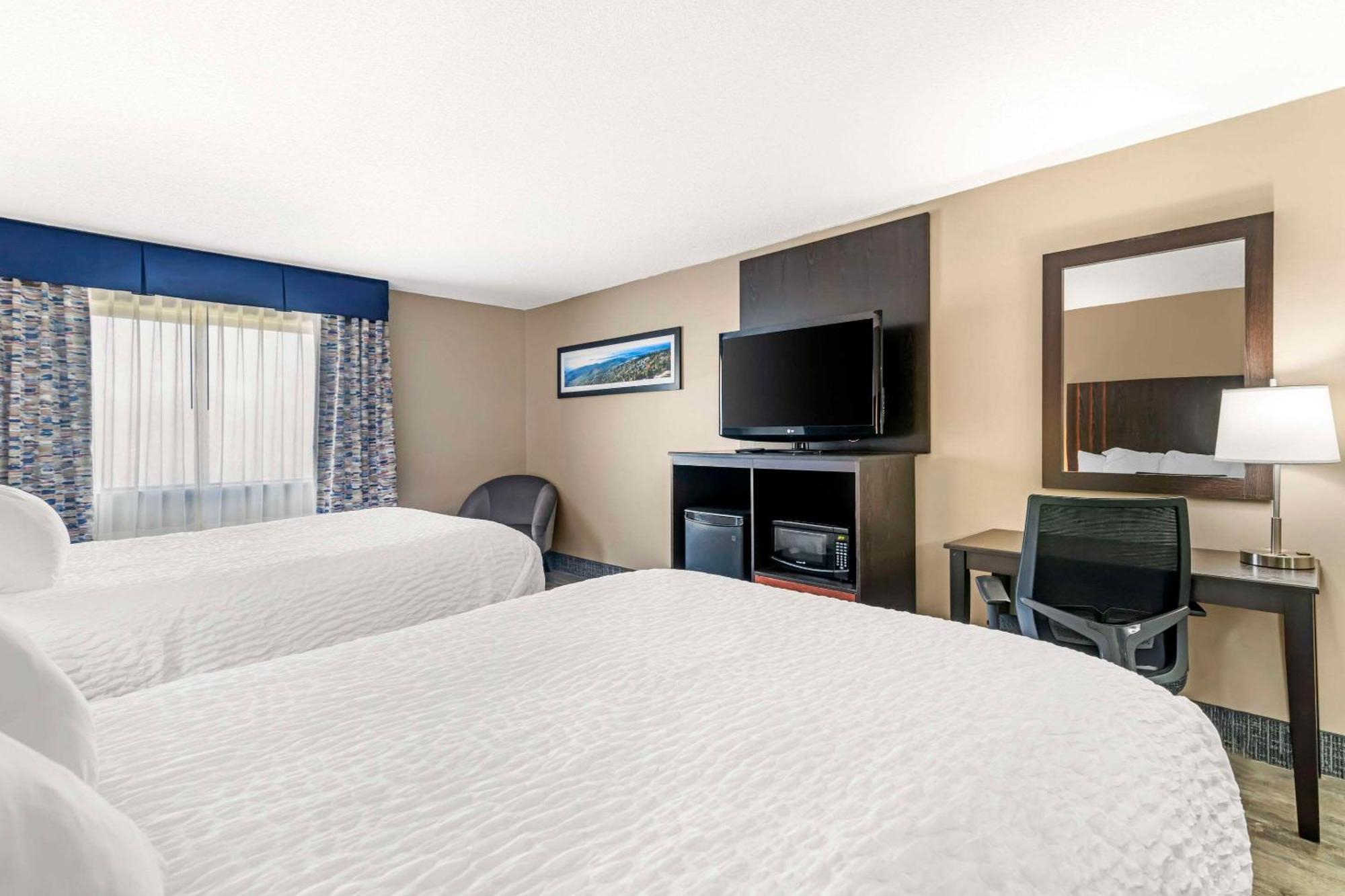 Hotel Black Bear Inn, Ascend Collection Orono