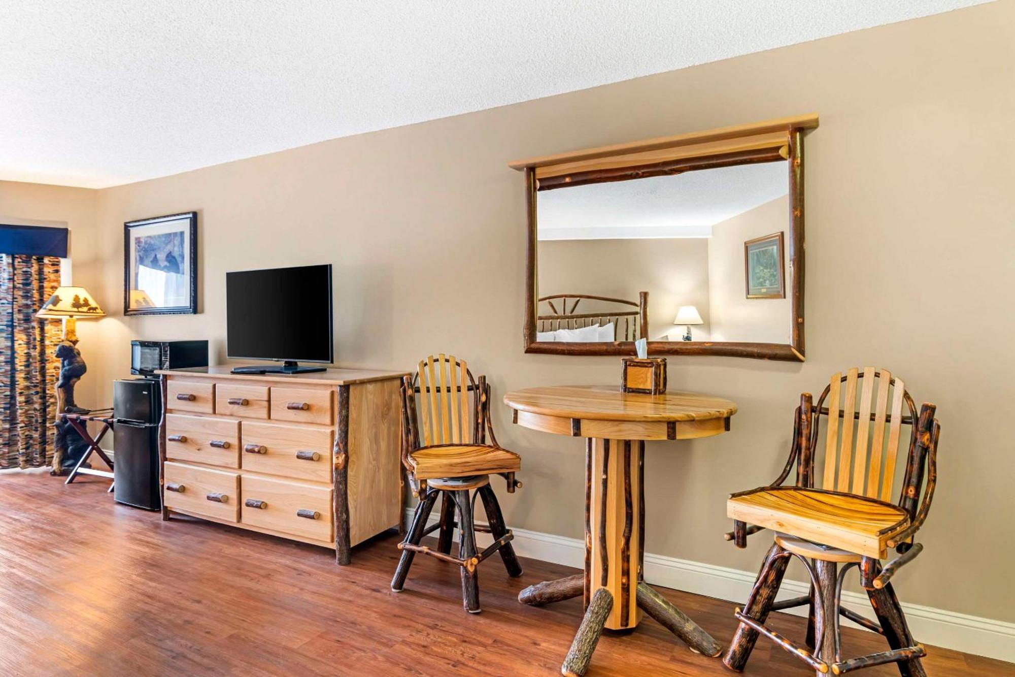 Black Bear Inn, Ascend Collection Hotel